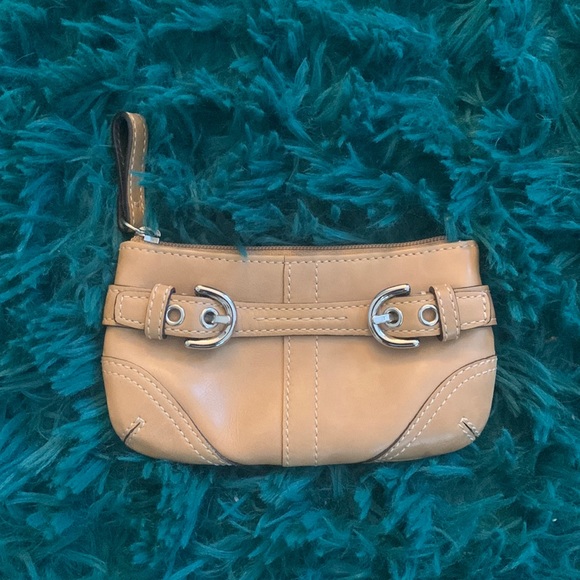 Handbags - Tan leather wallet